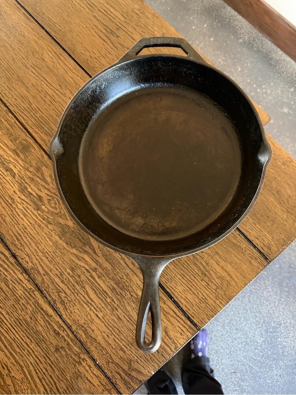 Lodge 10SK Cast Iron Skillet 10" USA Pre-Seasoned Dual Handle Fry Pan Sits Flat